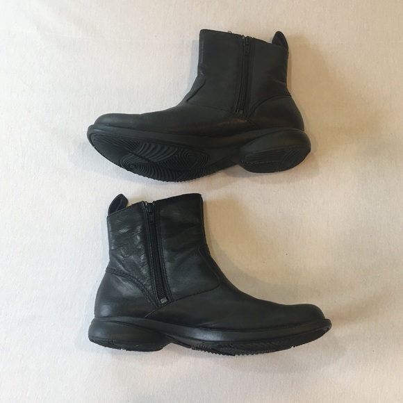 Merrell Tetra Catch Black Leather Waterproof Boots - Picture 3 of 8